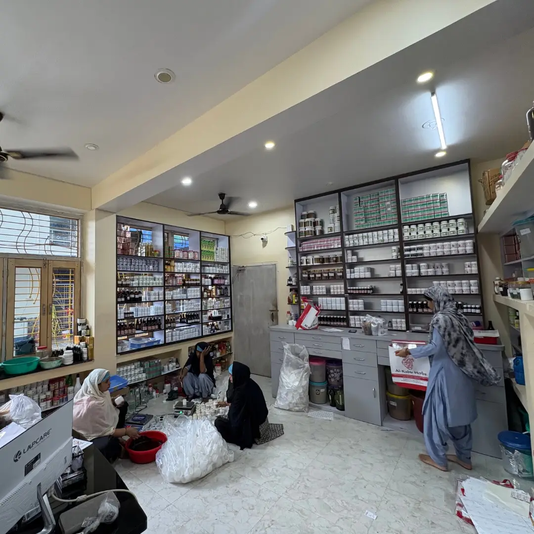 Packing & Dispensing Floor